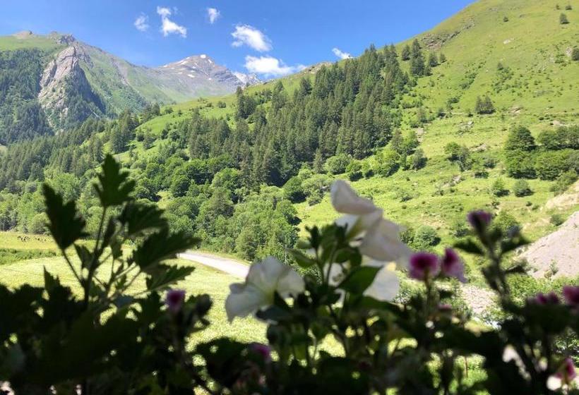 تختخواب و صبحانه La Ferme Des étroits