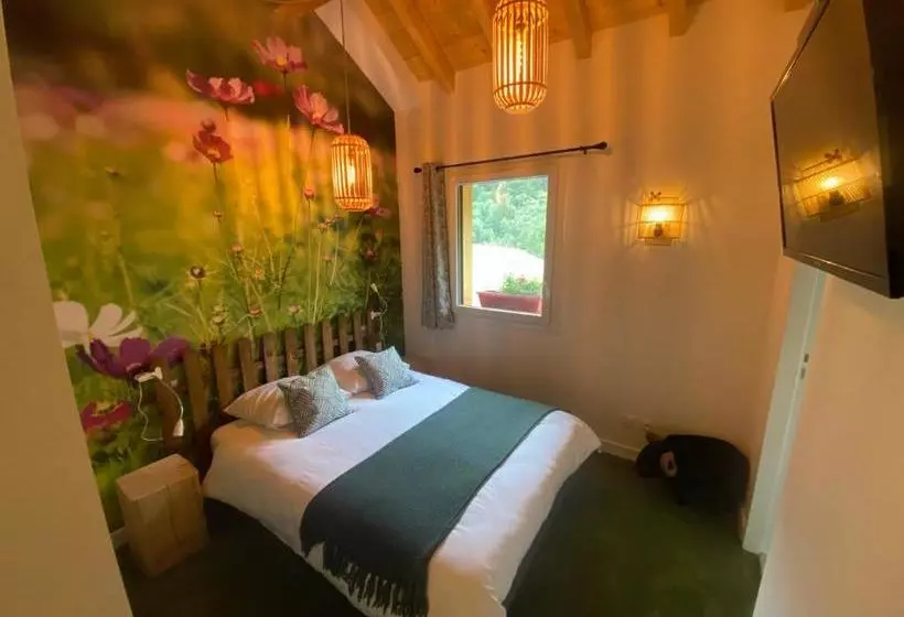 تختخواب و صبحانه La Ferme Des étroits