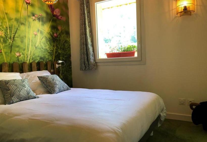 تختخواب و صبحانه La Ferme Des étroits