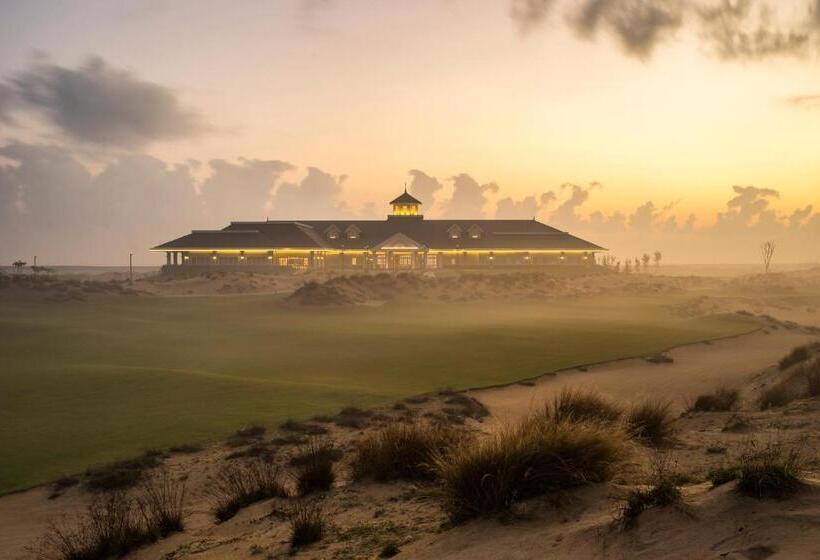 هتل Hoiana  And Suites