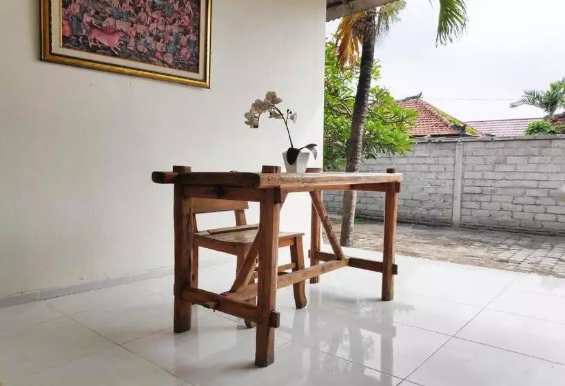 ホテル Oyo 3833 Abian Villa By Nur Abian