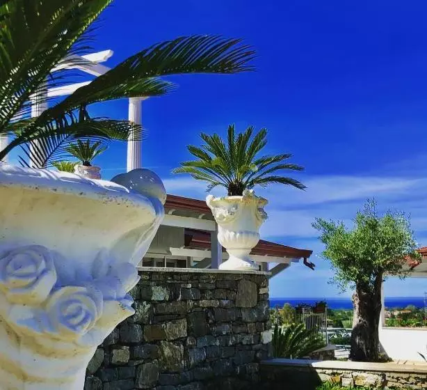 Majatalo L'incanto Di Nausicaa