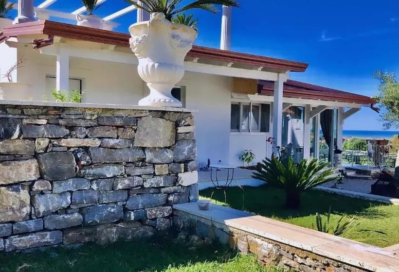 Majatalo L'incanto Di Nausicaa