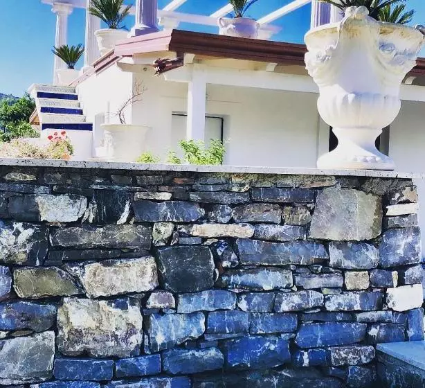 Majatalo L'incanto Di Nausicaa