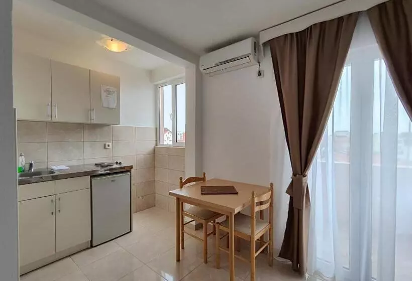 پانسیون Villa Hera