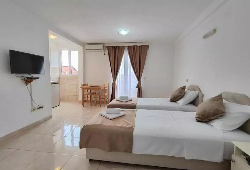 پانسیون Villa Hera