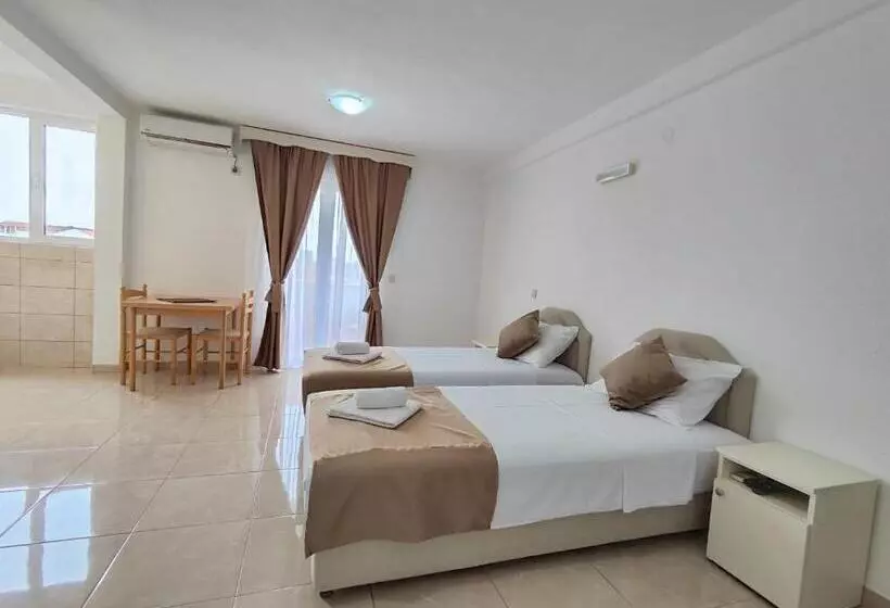 پانسیون Villa Hera
