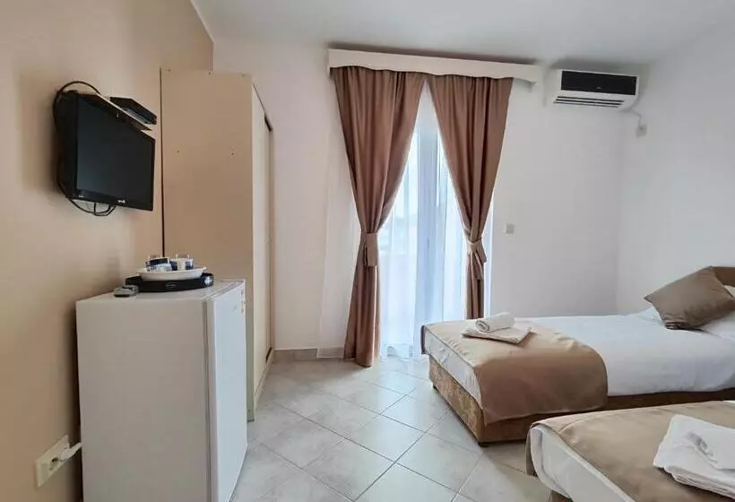 پانسیون Villa Hera