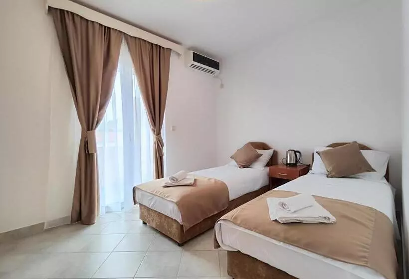 پانسیون Villa Hera
