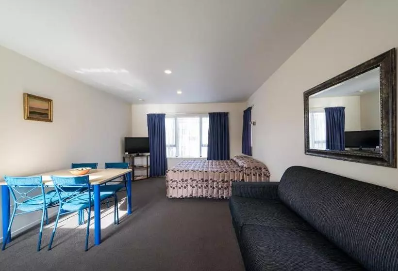 Annabelle Court Motel