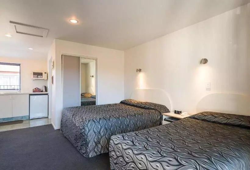 Annabelle Court Motel