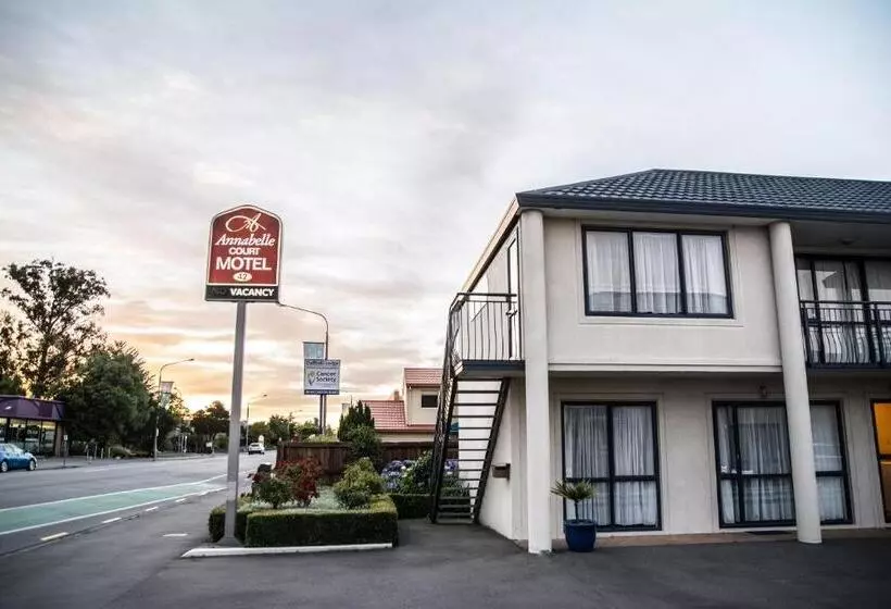 Annabelle Court Motel