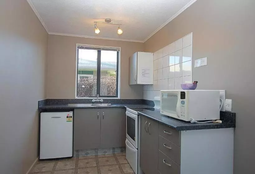 Coronation Park Motels