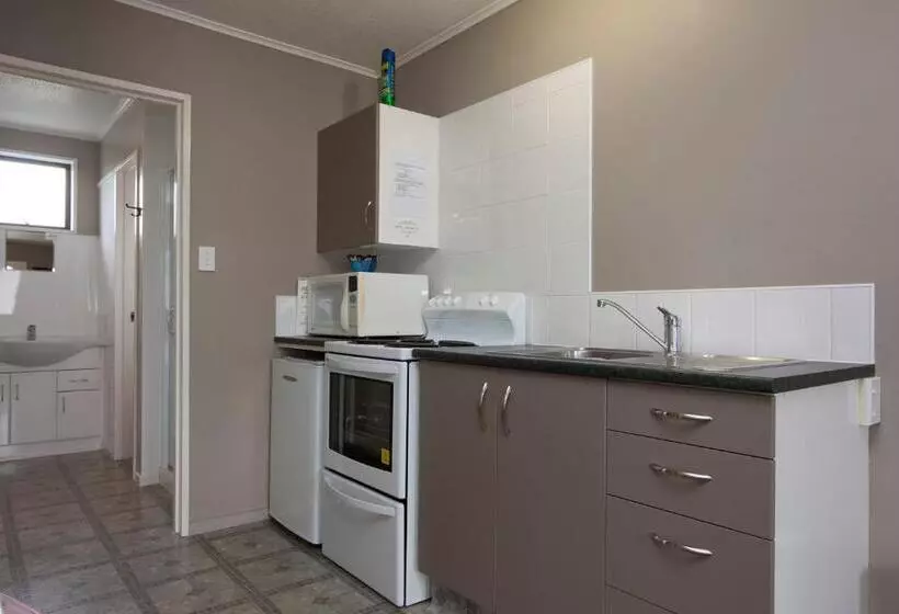 Coronation Park Motels