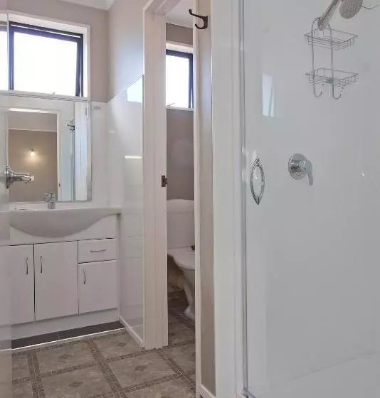 Coronation Park Motels