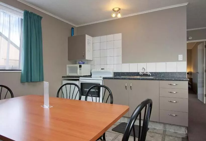 Coronation Park Motels