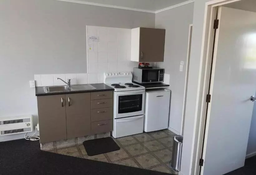 Coronation Park Motels