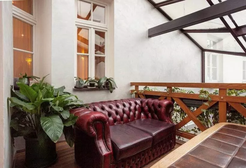 هتل Atrium Suites