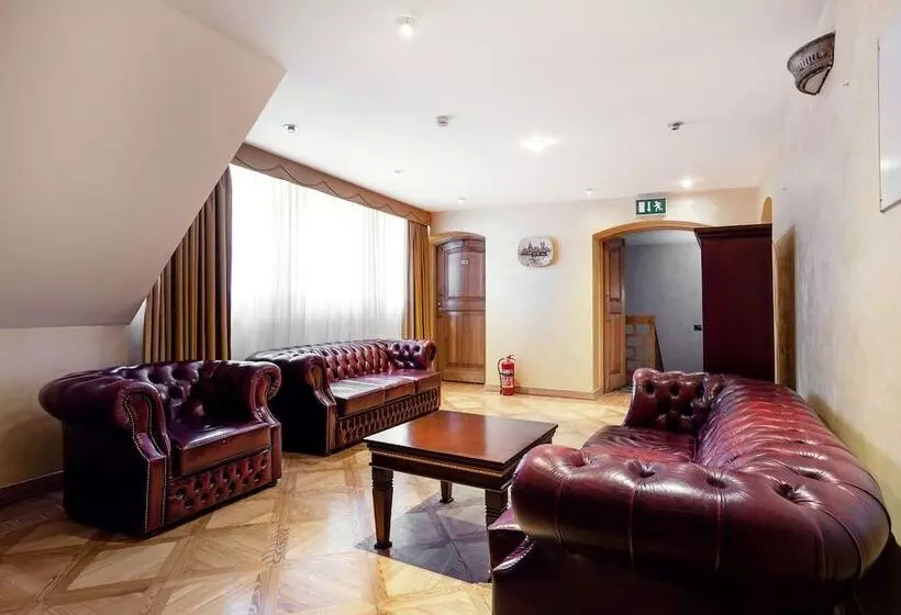 هتل Atrium Suites