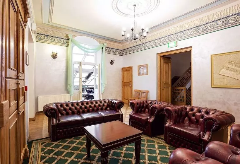 هتل Atrium Suites