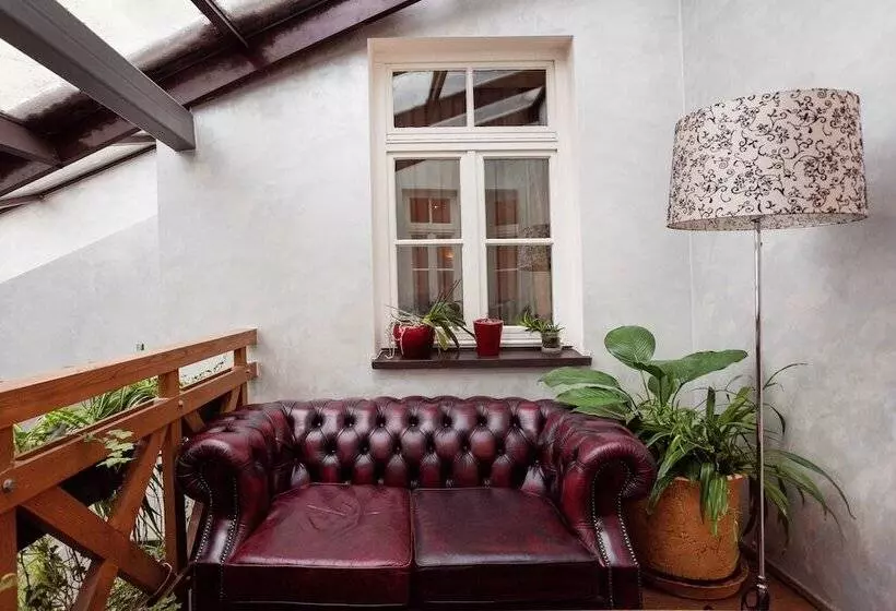 هتل Atrium Suites