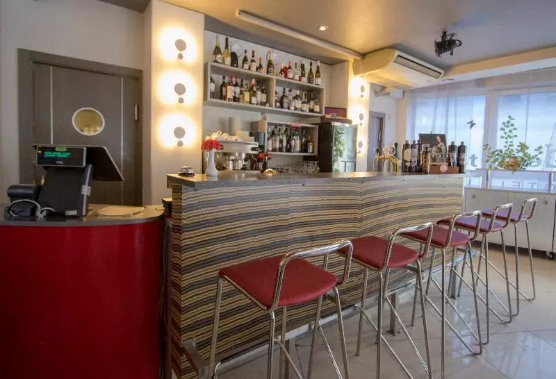 هتل Best With Free Parking