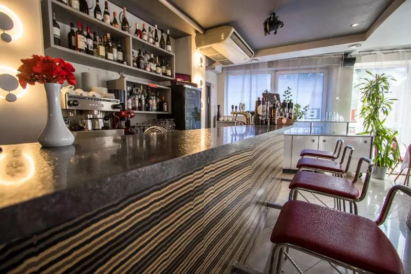 هتل Best With Free Parking