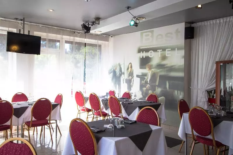 هتل Best With Free Parking