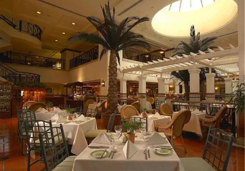 Отель Dorsett Grand Subang