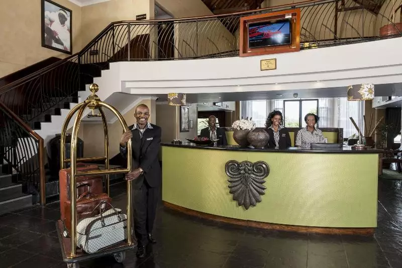 호텔 Emerald Resort & Casino