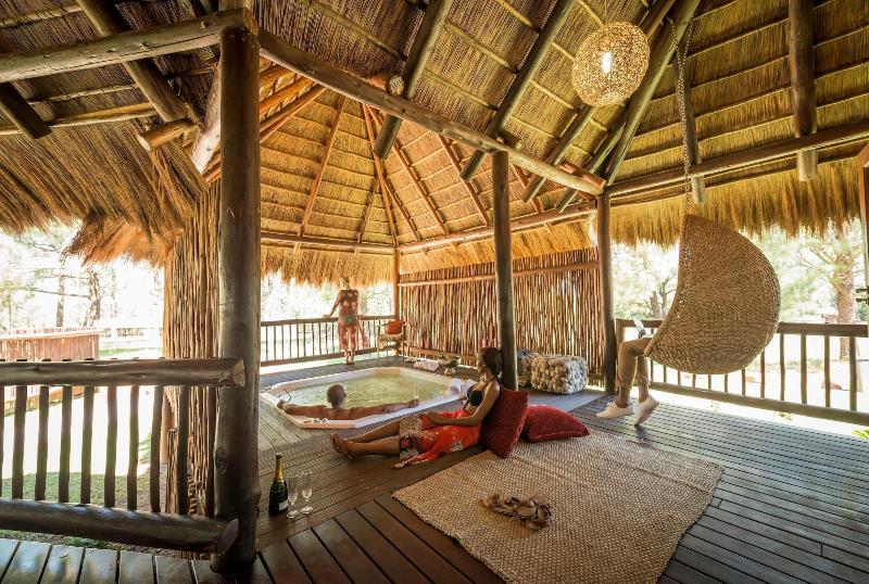 ホテル Emerald Resort & Casino