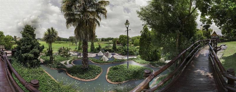 ホテル Emerald Resort & Casino