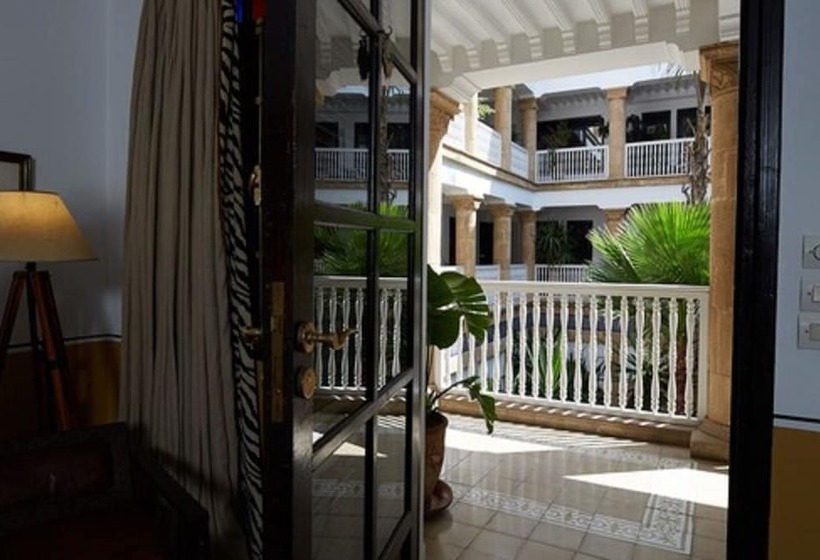 Отель Heure Bleue Palais  Relais & Chateaux