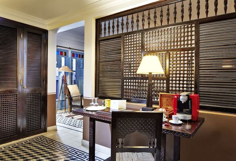 Отель Heure Bleue Palais  Relais & Chateaux