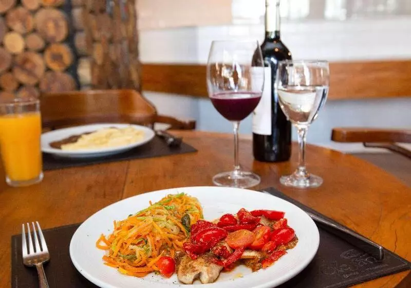 Отель Ibis Vitoria Praia Do Canto