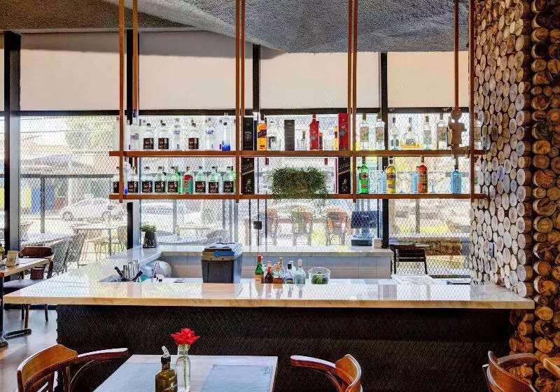 Отель Ibis Vitoria Praia Do Canto