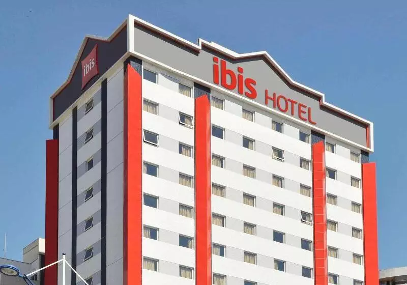Отель Ibis Vitoria Praia Do Canto