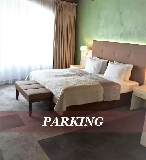 هتل The Golden Wheel