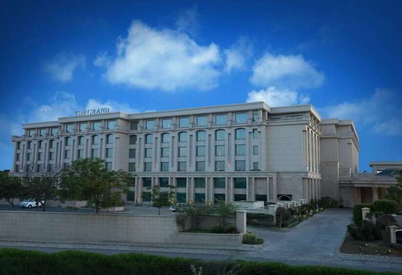 هتل The Grand New Delhi