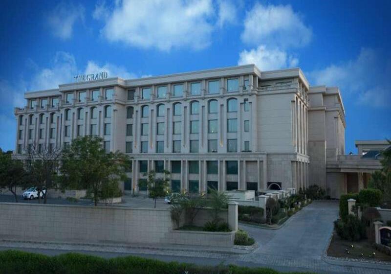 هتل The Grand New Delhi