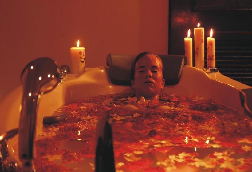 Hotelli The Lalit Golf & Spa Resort Goa