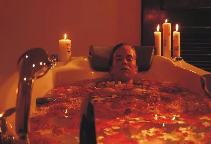 호텔 The Lalit Golf & Spa Resort Goa