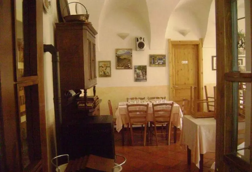 ベッドアンドブレックファースト La Finestrella Di Montalto Locanda