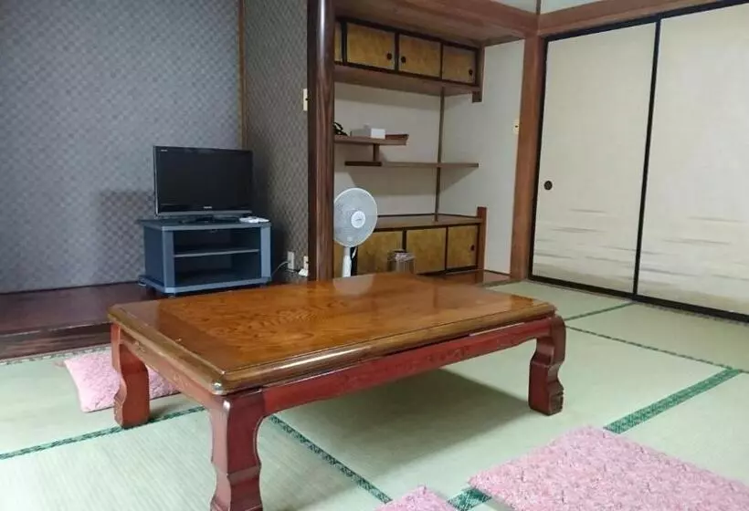 ペンション Inn Yamanami
