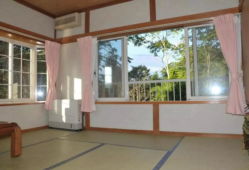 ペンション Inn Yamanami