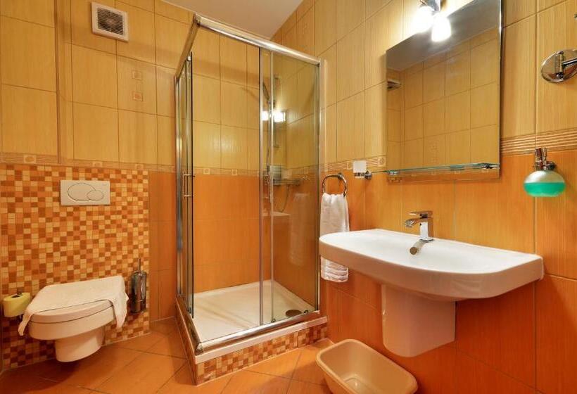 بنسيون Restaurace A Penzion Kamenec