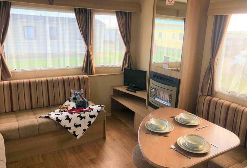 منتجع The Chase Holiday Park