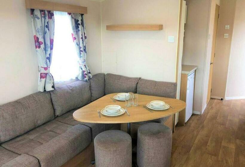 منتجع The Chase Holiday Park