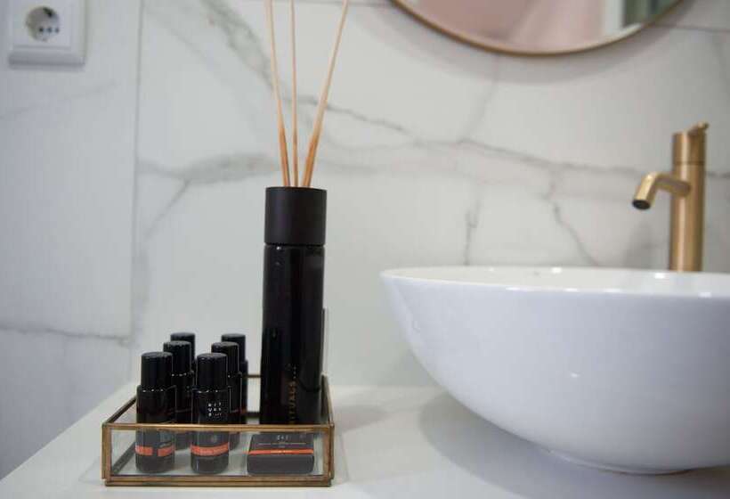 تختخواب و صبحانه Guimarães In