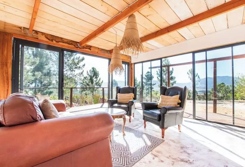 Hotelli Avani Lodge Private Nature Reserve